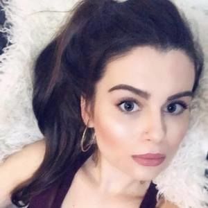 Meet your Posher, Briana